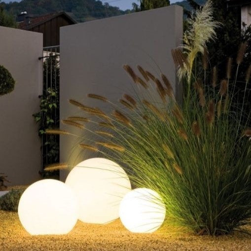 Stornfield | Waterproof Round LED Garden Light with 16 Colors and Remote Control - Perfect for Garden, Porch, and Parties