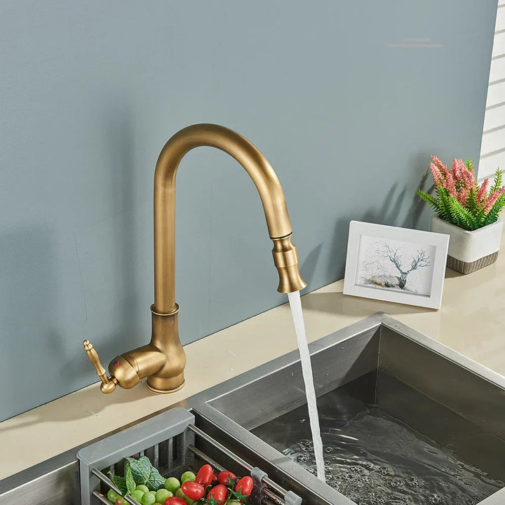 Antique brass faucet – Vintage design for the kitchen | Stornfield