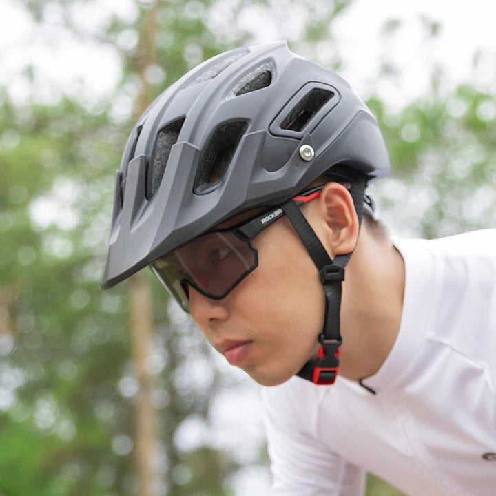 Bicycle glasses with photochromic lenses | Stornfield