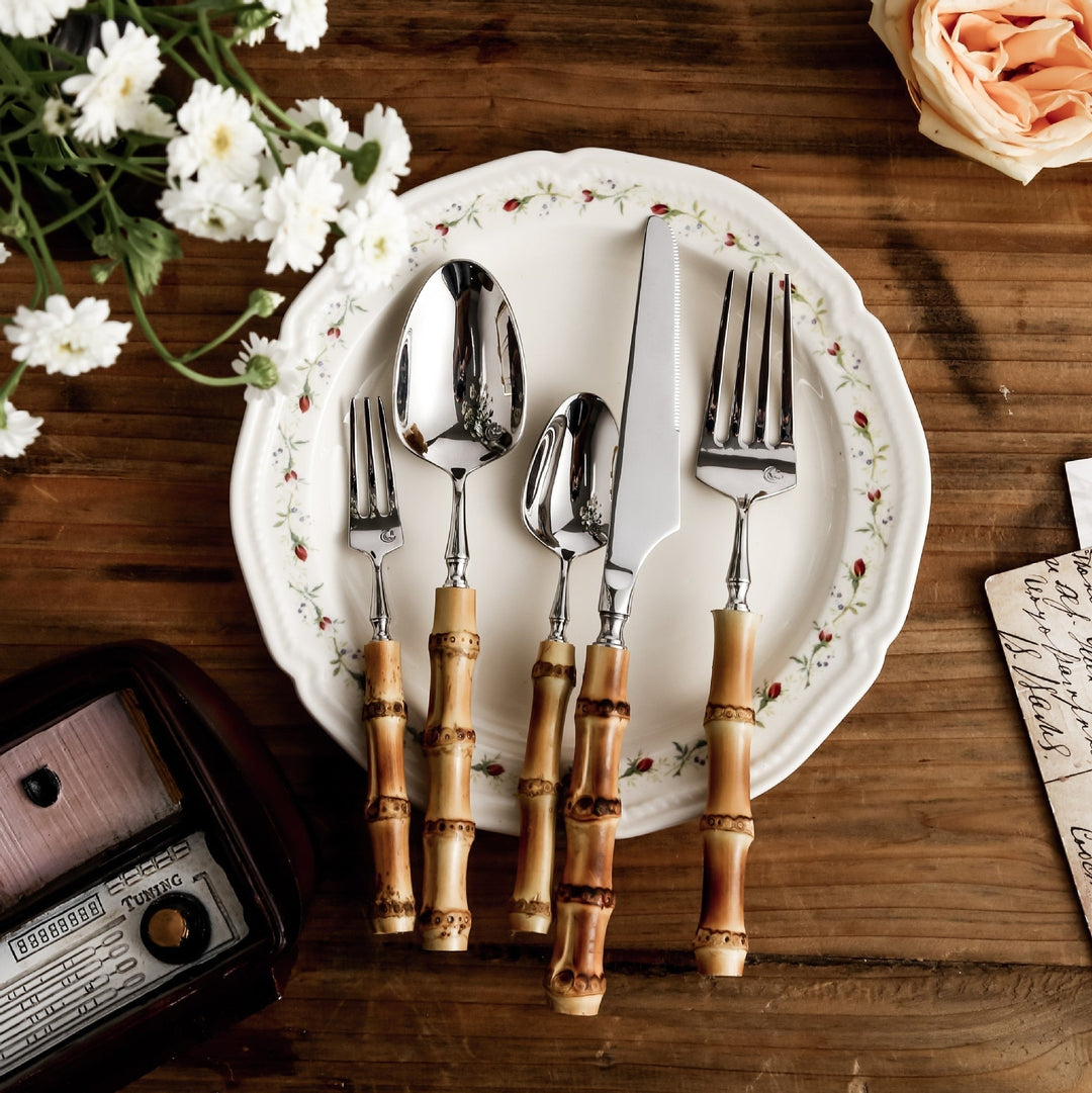 BambooElegance – Luxury Cutlery Set with Bamboo Accents | Stornfield