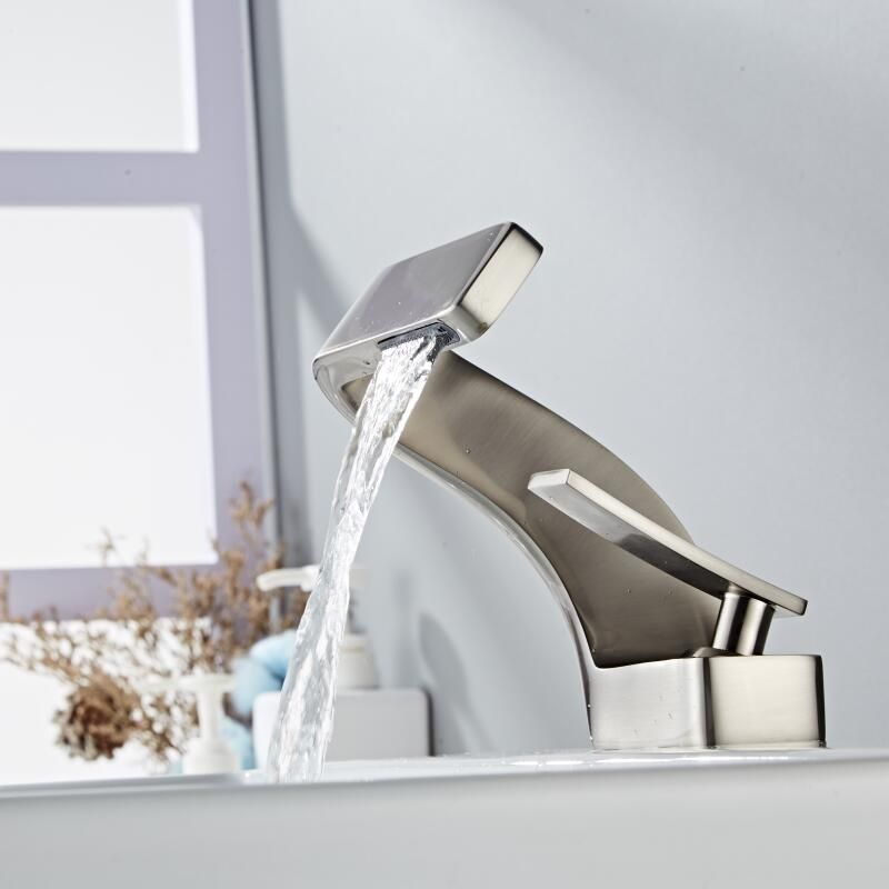 AquaArc Stornfield Modern Kitchen Faucet