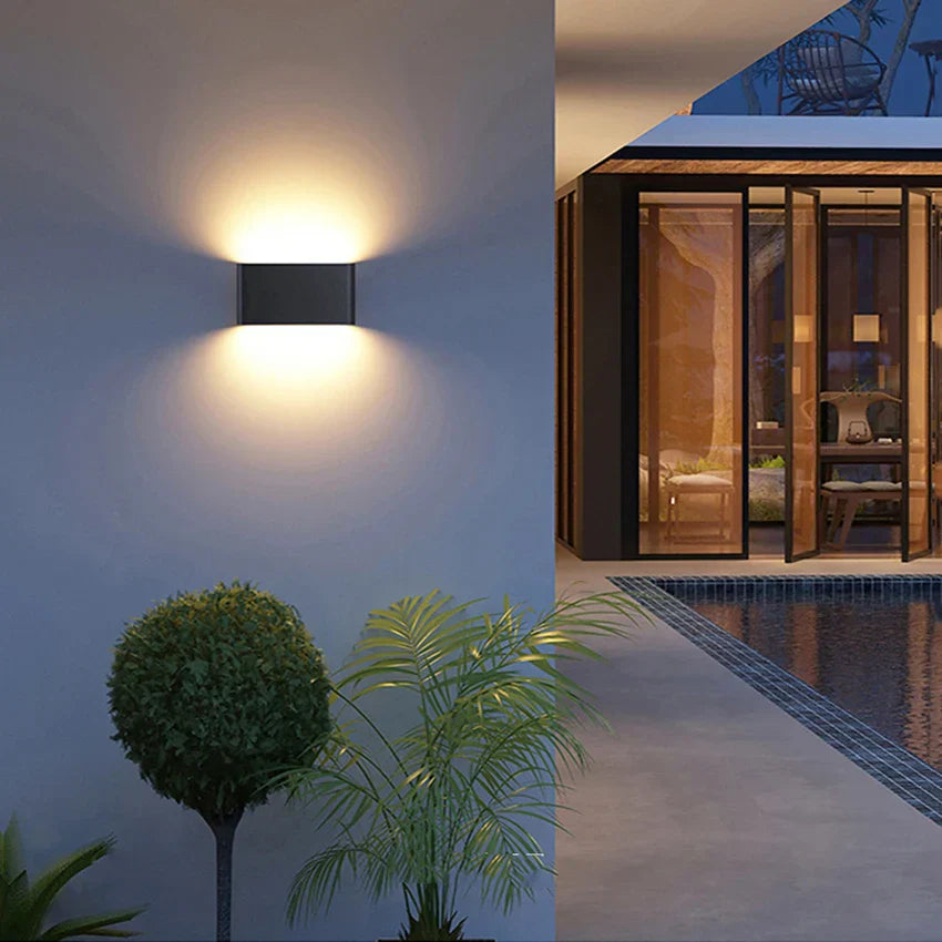 Weatherproof LED wall light, Robust decorative wall lamp for indoor and outdoor use | Stornfield