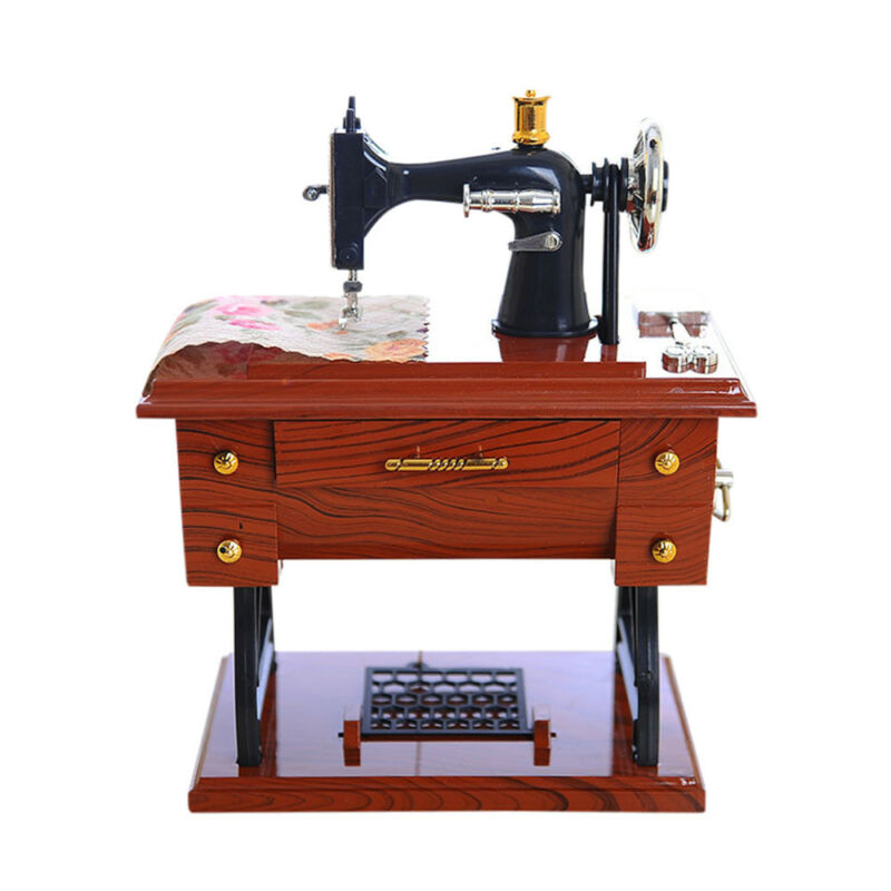 Stornfield | Retro Mini Sewing Machine Decor