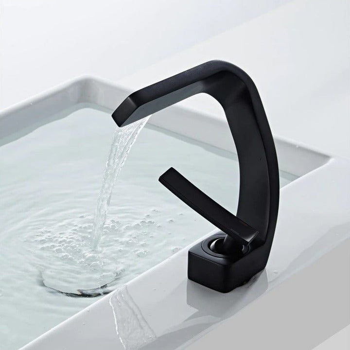 AquaArc Stornfield Modern Kitchen Faucet