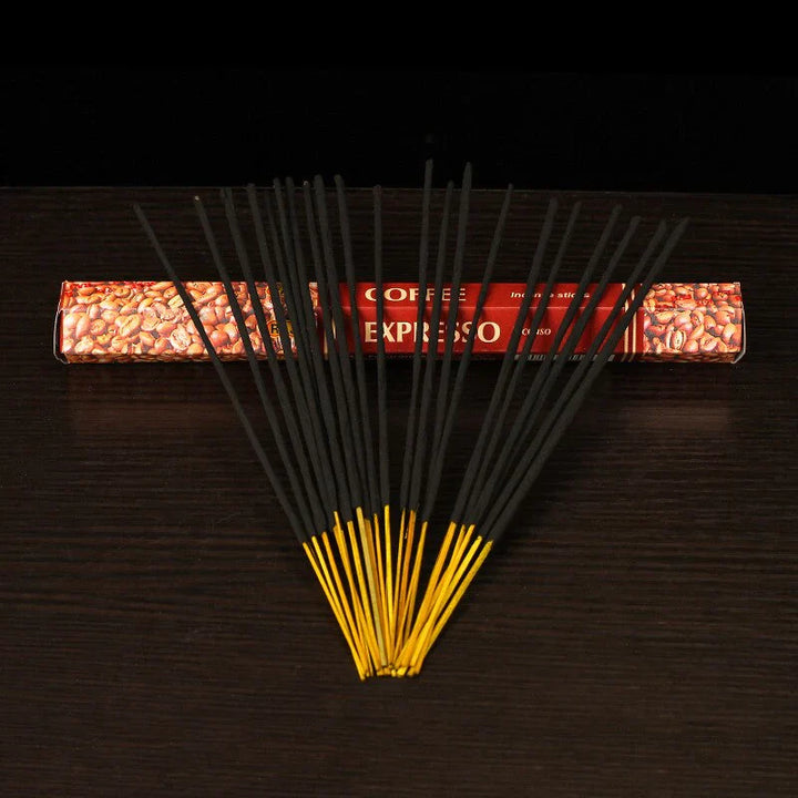 Bâtonnets d'encens au café faits à la main
