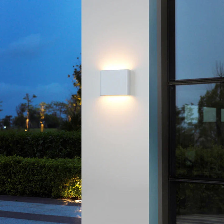 Weatherproof LED wall light, Robust decorative wall lamp for indoor and outdoor use | Stornfield