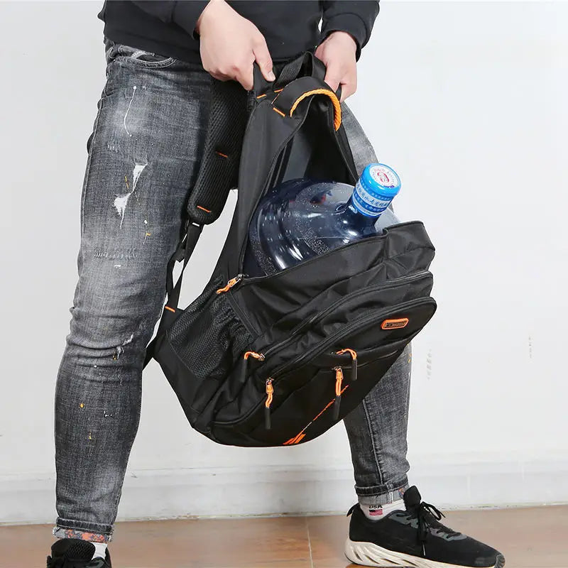 VanguardGear Men's Backpack – Waterproof & Stylish for Work and Travel | Stornfield