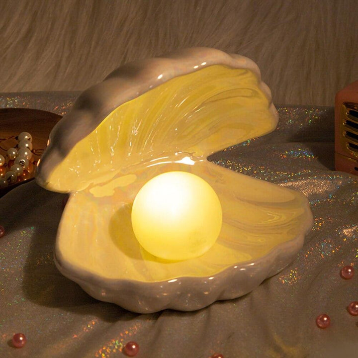 Chelly Chic Shell Lamp | A magical lamp with a pearl | Stornfield