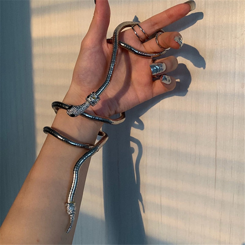 Stornfield | Snake chain - versatile and trendy accessory