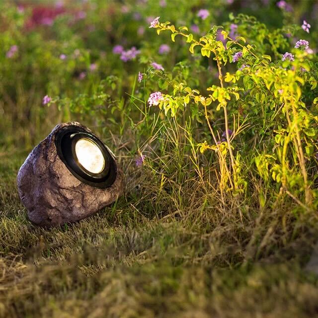Rocky Glow - Elegant Solar Lamp for Outdoors | Stornfield