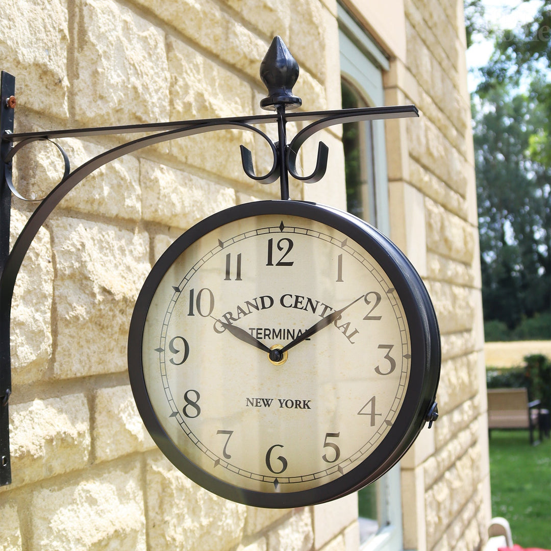Stornfield | Double-sided black outdoor clock