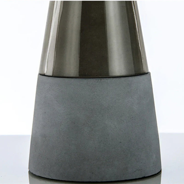 Industrial table lamp made of steel with glass shade – Modern vintage bedside lamp | Stornfield