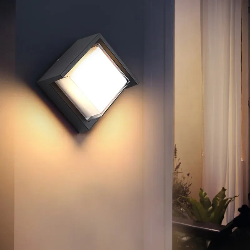 Modern outdoor wall light for garden and terrace | Stornfield