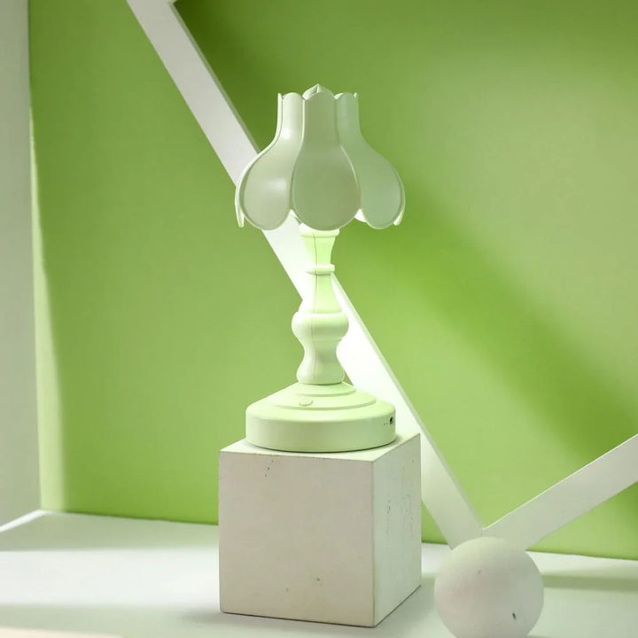 Lotus-shaped LED Mini Retro Light | Stornfield