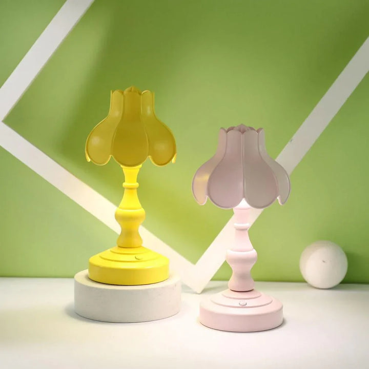 Lotus-shaped LED Mini Retro Light | Stornfield