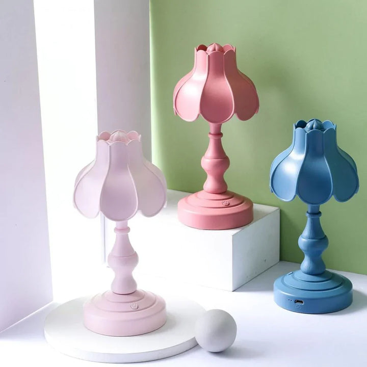 Lotus-shaped LED Mini Retro Light | Stornfield