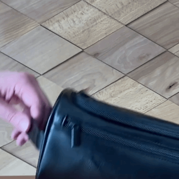 Men's travel toilet bag with hook | Stornfield