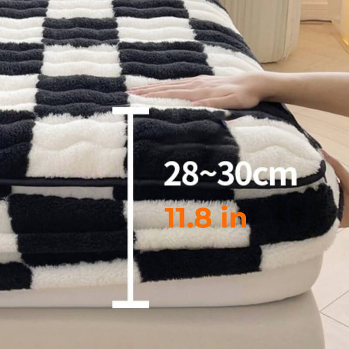 Stornfield | Milk velvet fitted sheet with checks