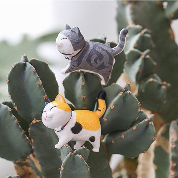 Mini Strolling Cat Figurines | Stornfield
