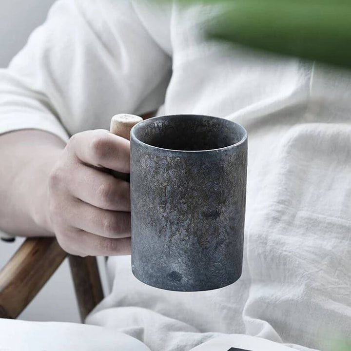 Coarse Pottery Mug with Wooden Handgrip | Stornfield