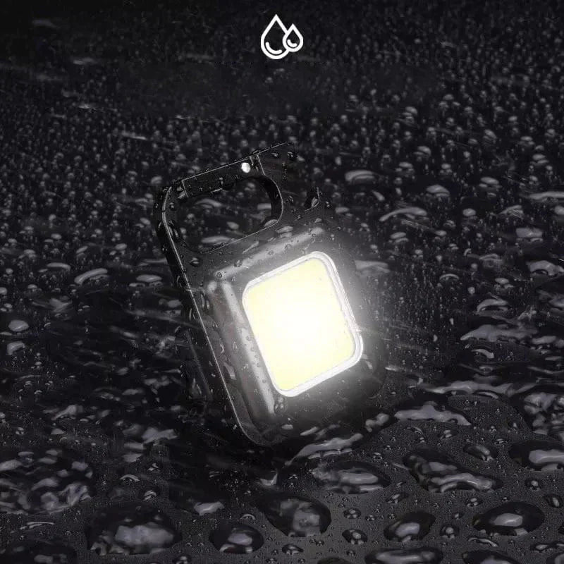 Multifunctional Keychain Emergency Light | Stornfield
