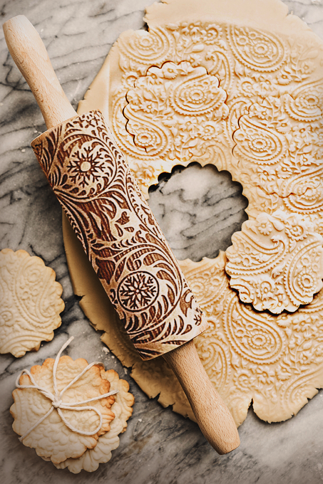 Pastry wheels embossed for the holidays | Stornfield