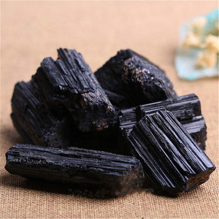 Stornfield | Pierre brute de tourmaline noire en cristal naturel et minéral décoration de maison Ramadan 2023