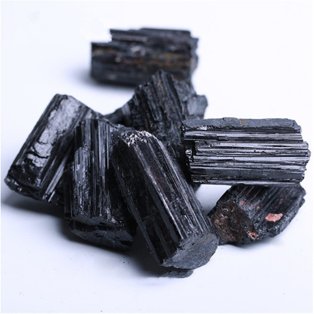 Stornfield | Pierre brute de tourmaline noire en cristal naturel et minéral décoration de maison Ramadan 2023