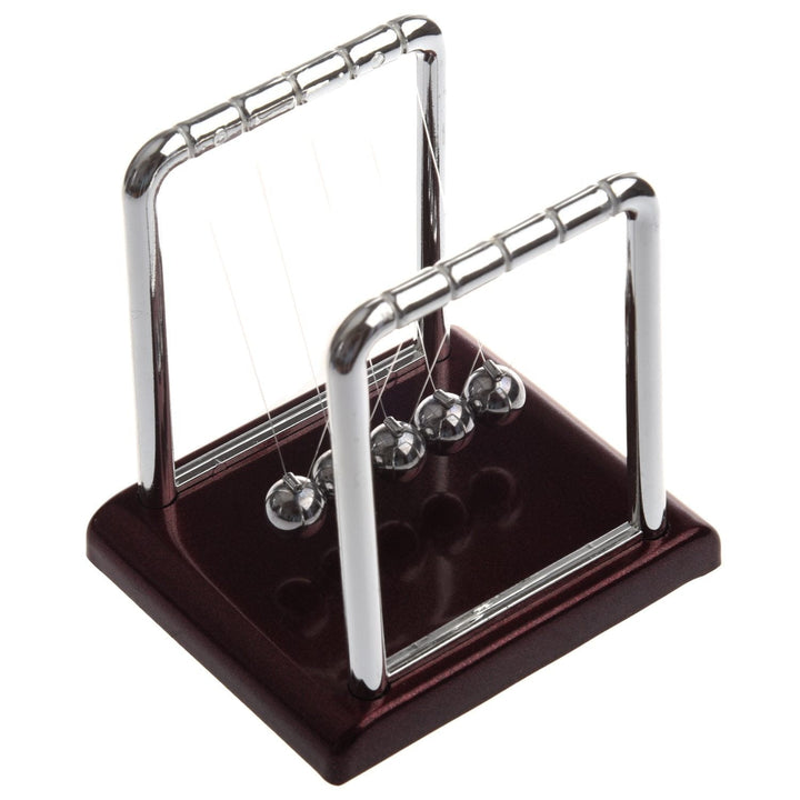 Newton's Cradle Balance Balls | Stornfield
