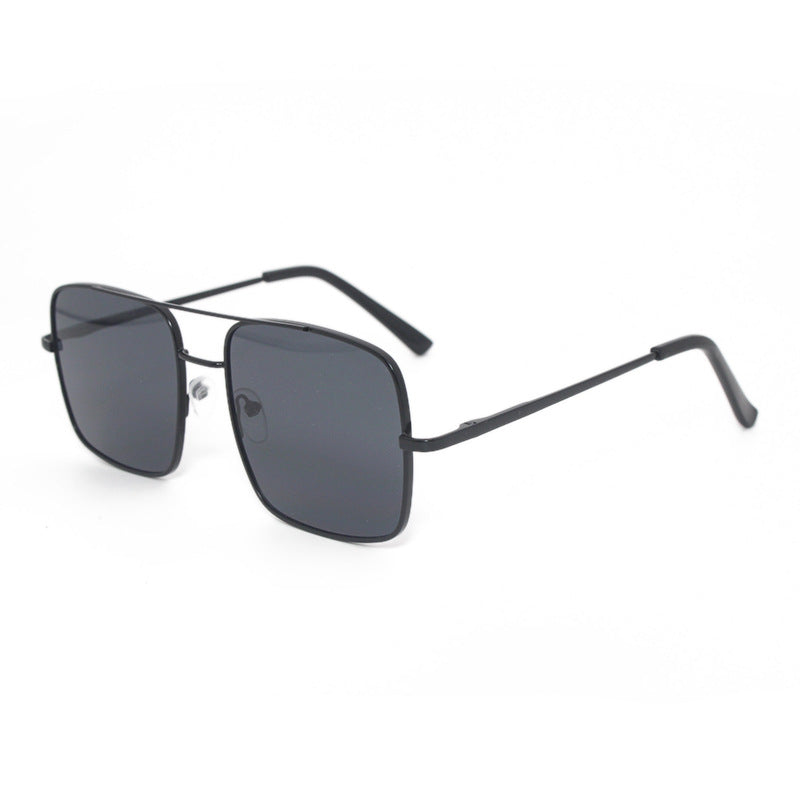 Fashionable Oversized Sunglasses in Elegant Square Design Stornfield