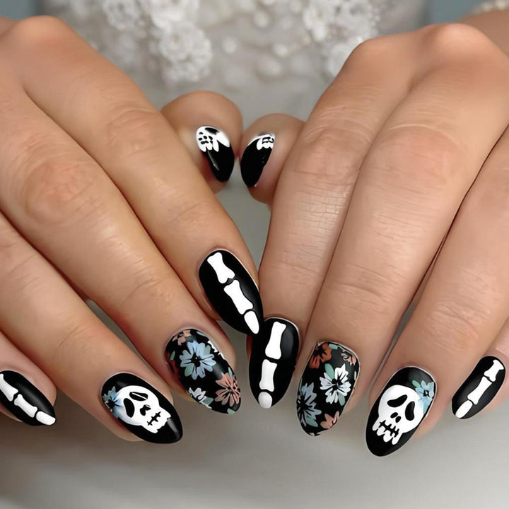 Artificial nail set with spooky Halloween motifs and floral decorations Stornfield