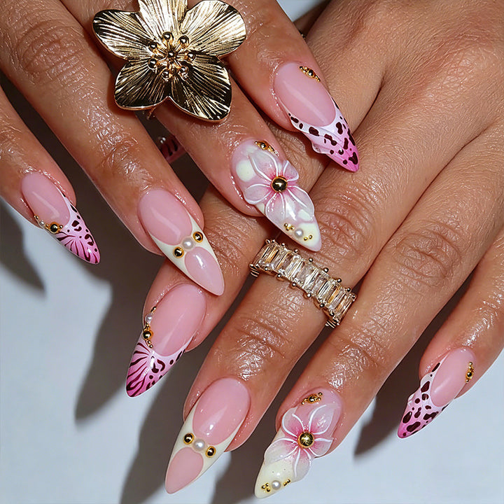 Artful nail set with floral accents Stornfield