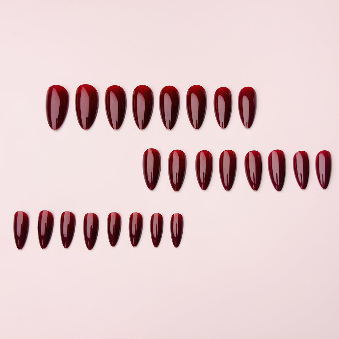 Artificial nails with shiny stiletto design Stornfield