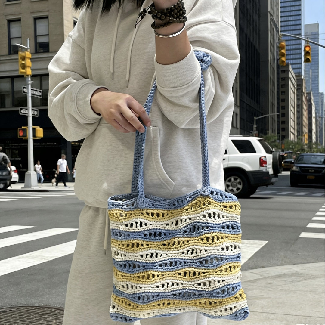 Hand-knotted beach bag with wave pattern Stornfield