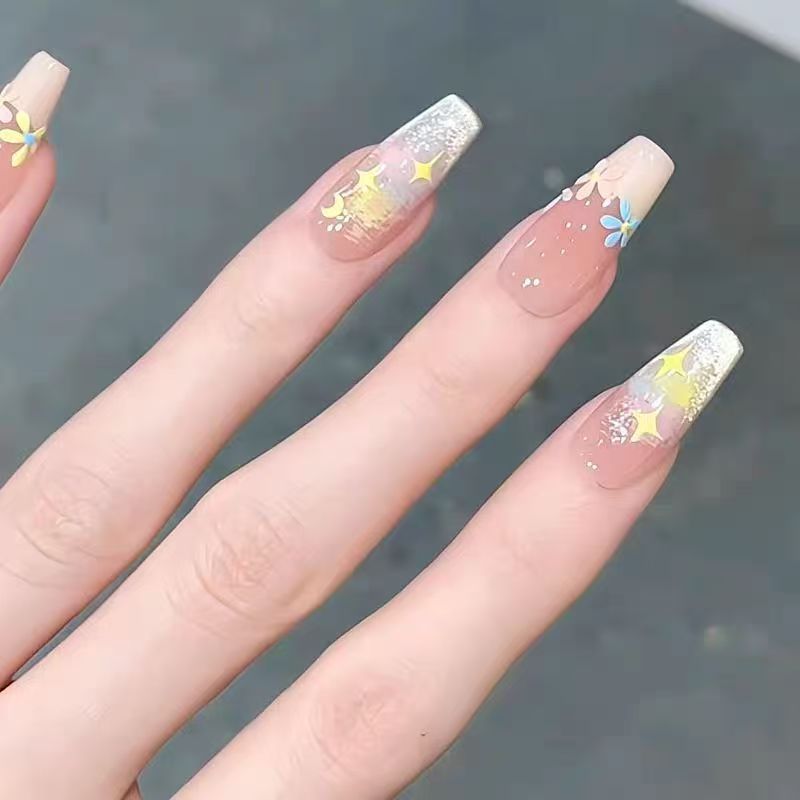Premium Floral Press-On Nail Set Stornfield