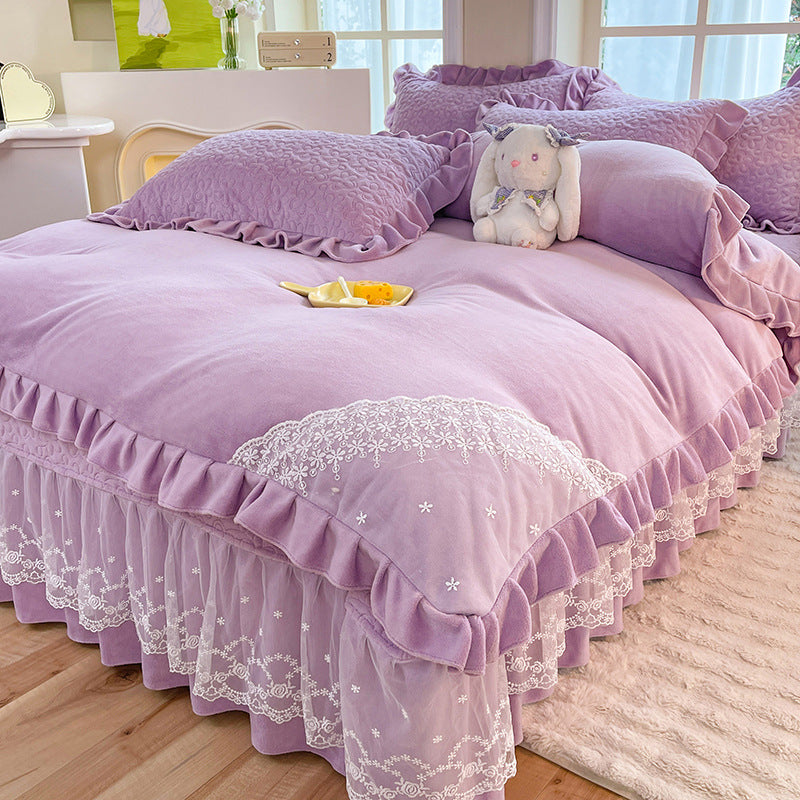 Luxurious Floral Ruffled Quilted Comforter Set
