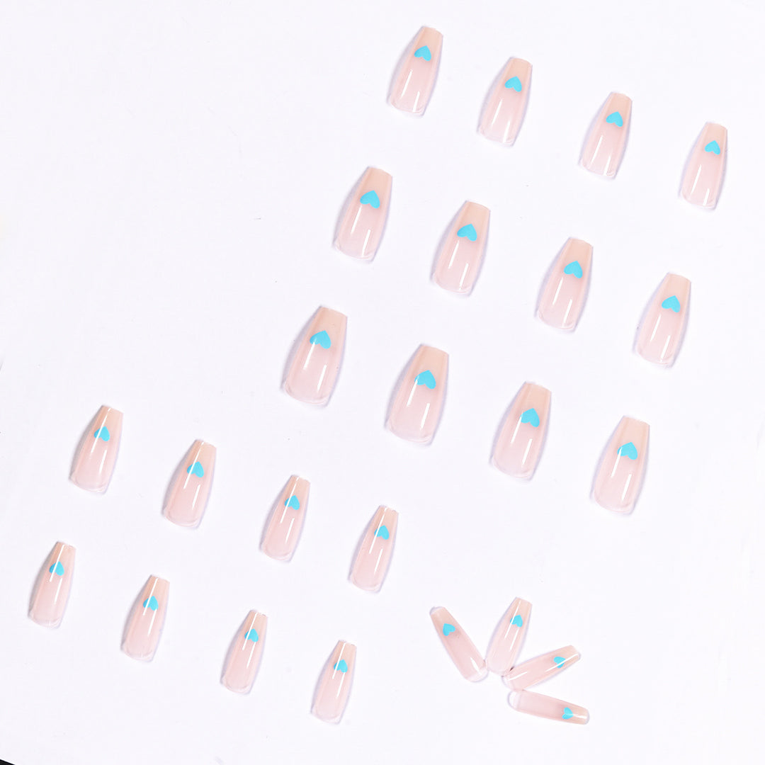 Artful nail art with heart motifs Stornfield