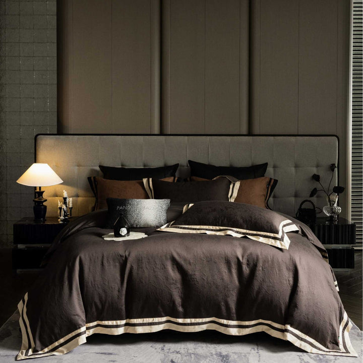 Luxurious linen look bedding set with two-tone piping edge