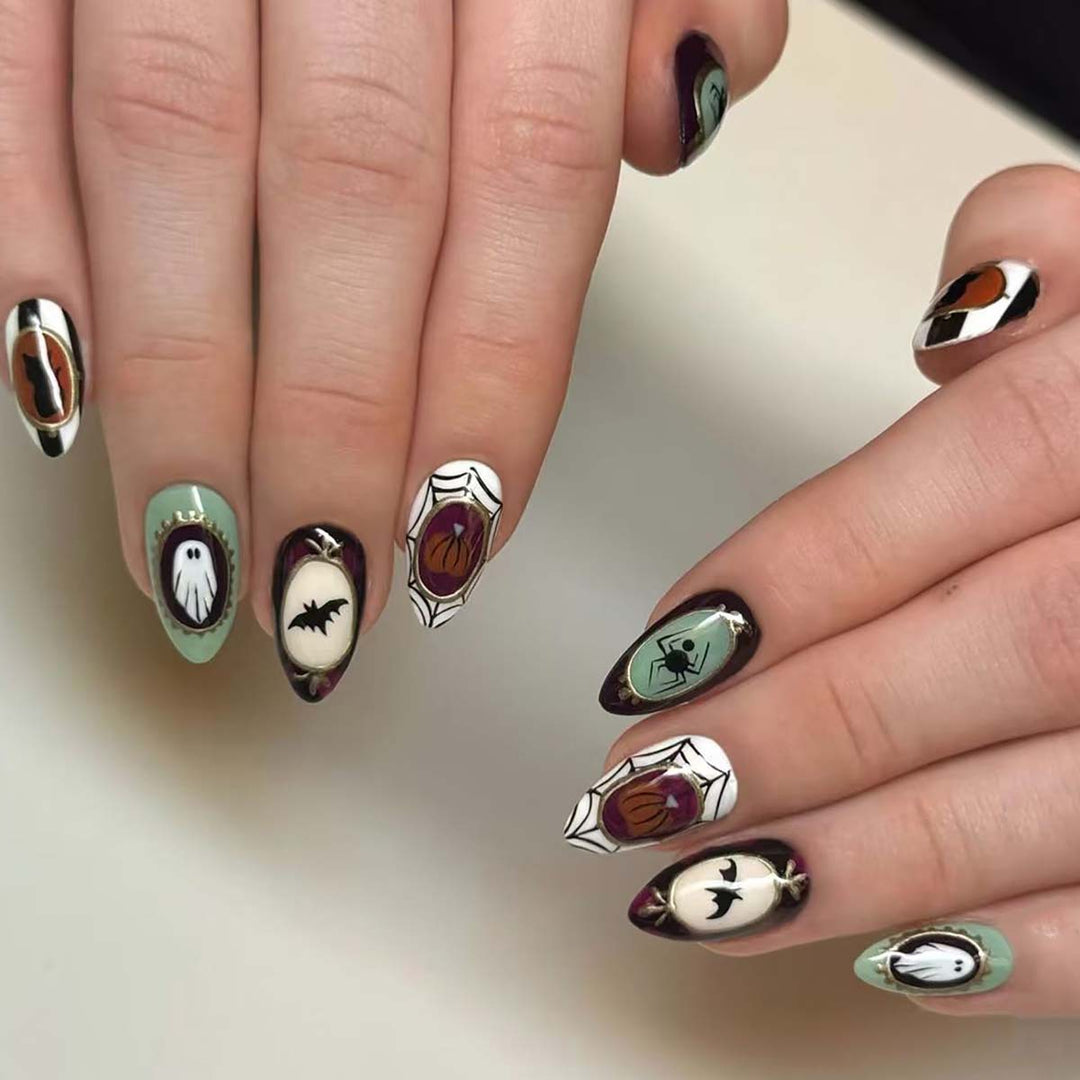 Holiday-Themed Press-On Nail Set Stornfield