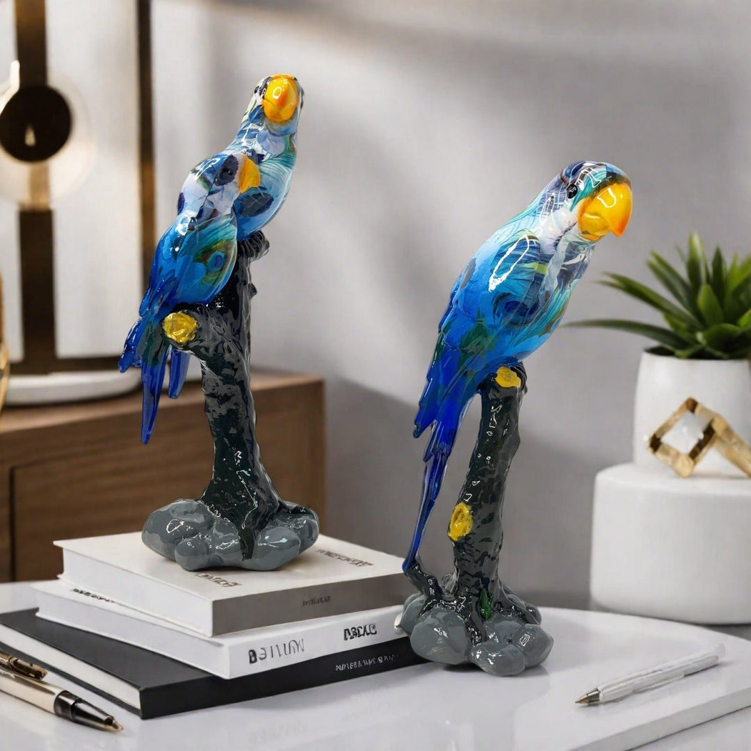 Artistic Parrot Sculpture Stornfield