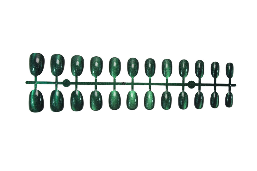 Artificial nail set with shimmering green effects Stornfield