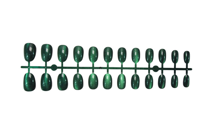 Artificial nail set with shimmering green effects Stornfield