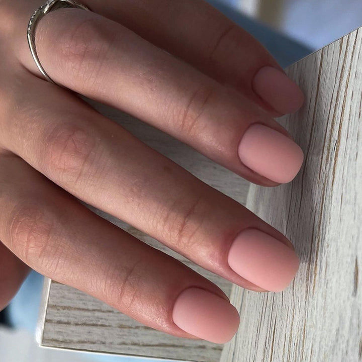 Artificial nail art with matte finish Stornfield