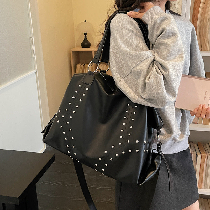 Elegant and Spacious Handbag Stornfield