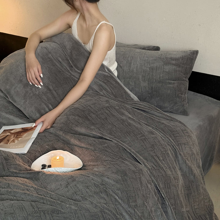 Structured linen-cotton bedding set with embossed relief quilting and extra soft feel