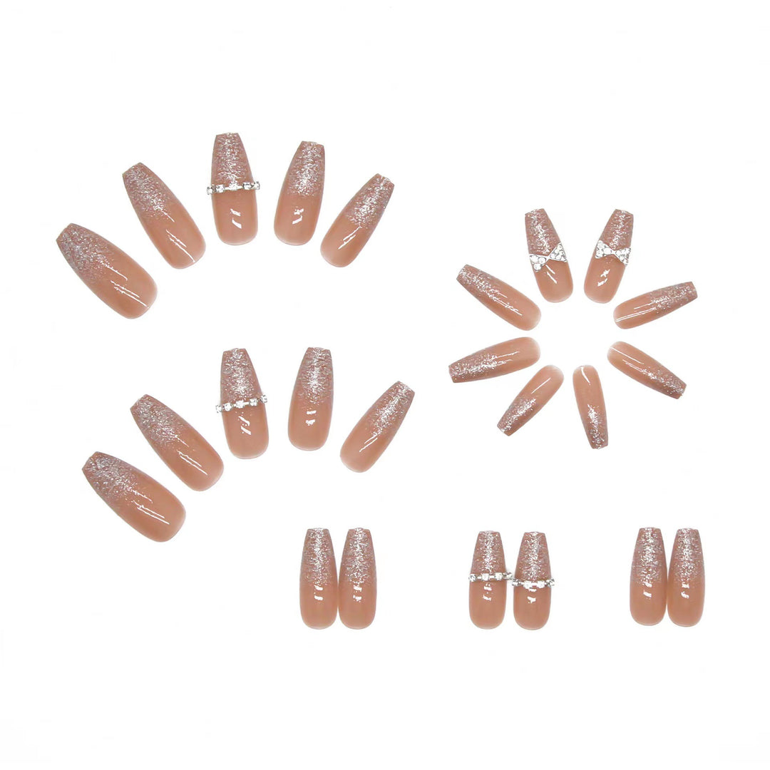 Elegant and sparkling artificial nails Stornfield