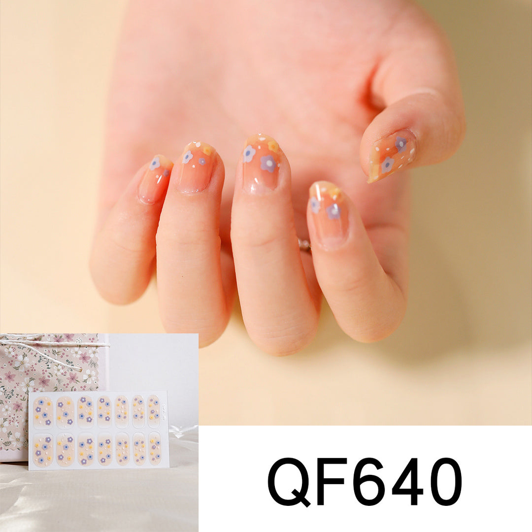 Artificial nail design with heart motif Stornfield