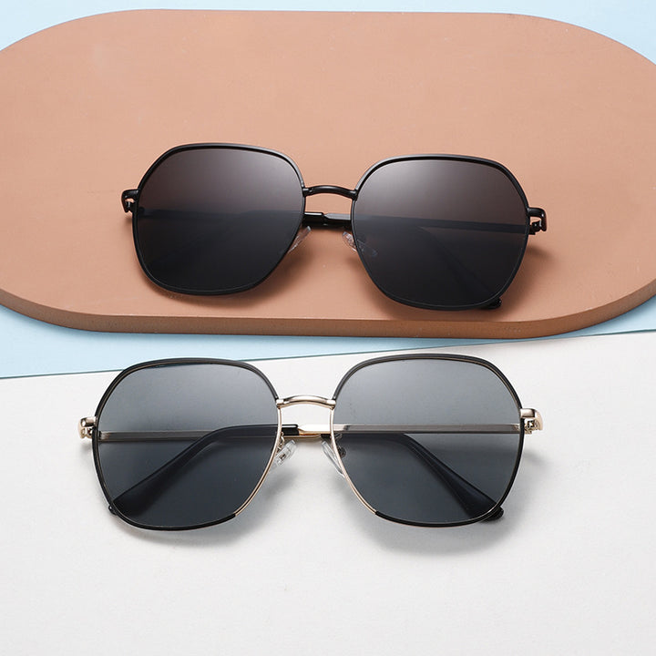Women Elegant oversized Sunglasses with high-quality metal frame and UV protection Stornfield
