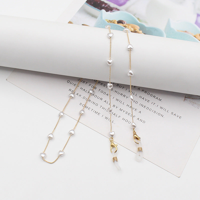 Elegant Pearl Chain Eyewear Holder Stornfield