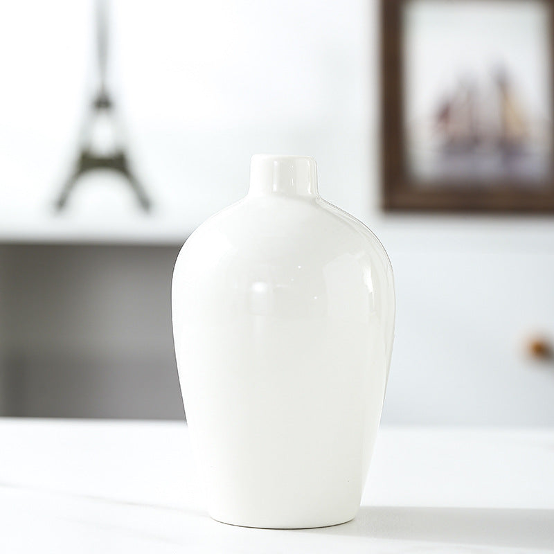 Elegant Ceramic Decorative Vase Stornfeild